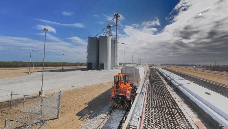 Oil and gas image with an oil derrick 