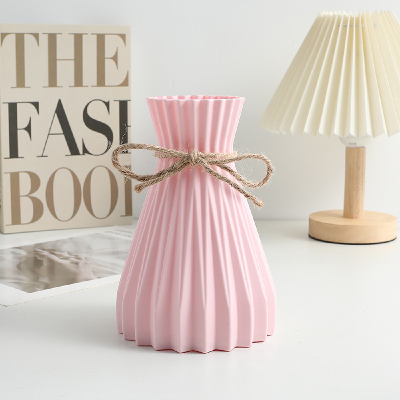 Bow Tie Vase - main view