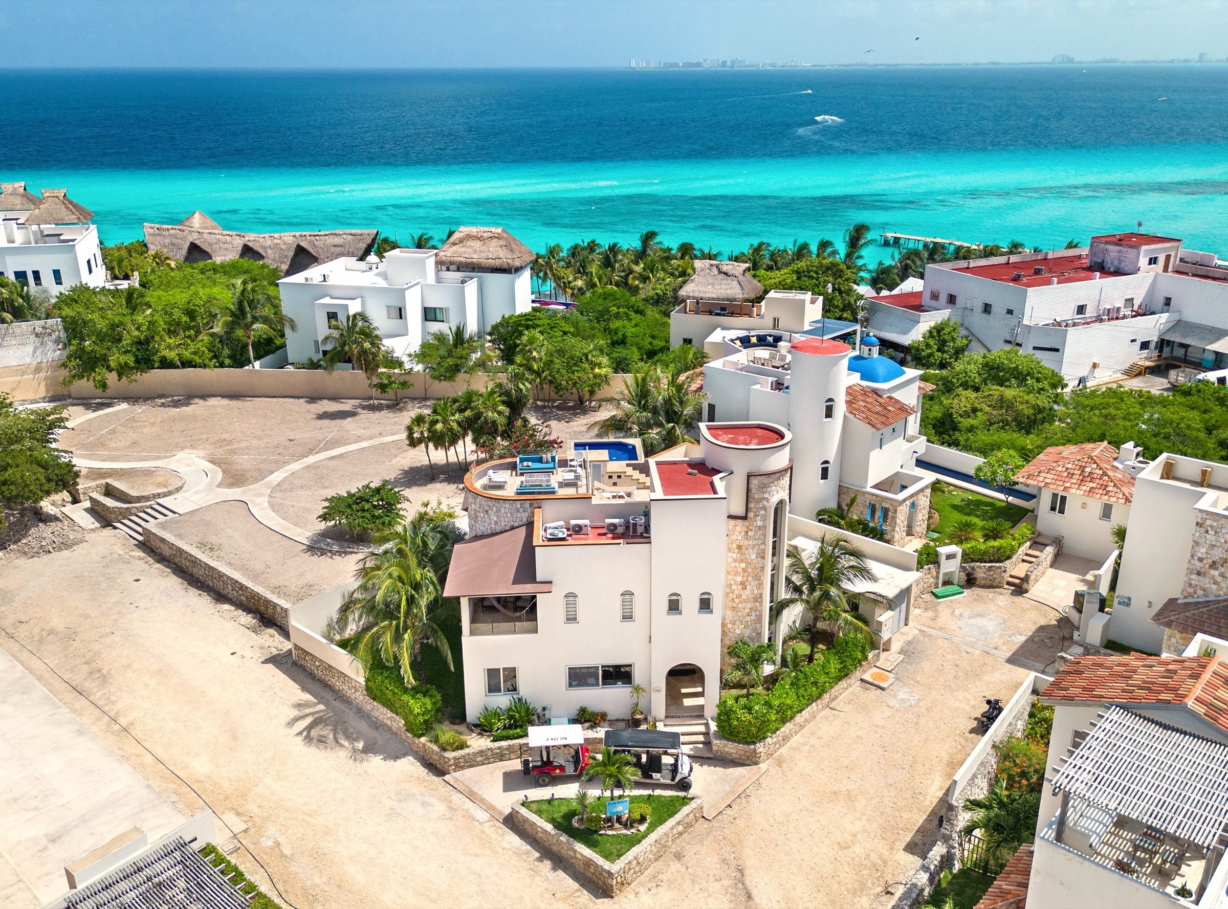 Sargassum in Isla Mujeres: Why the Beaches Stay Clear