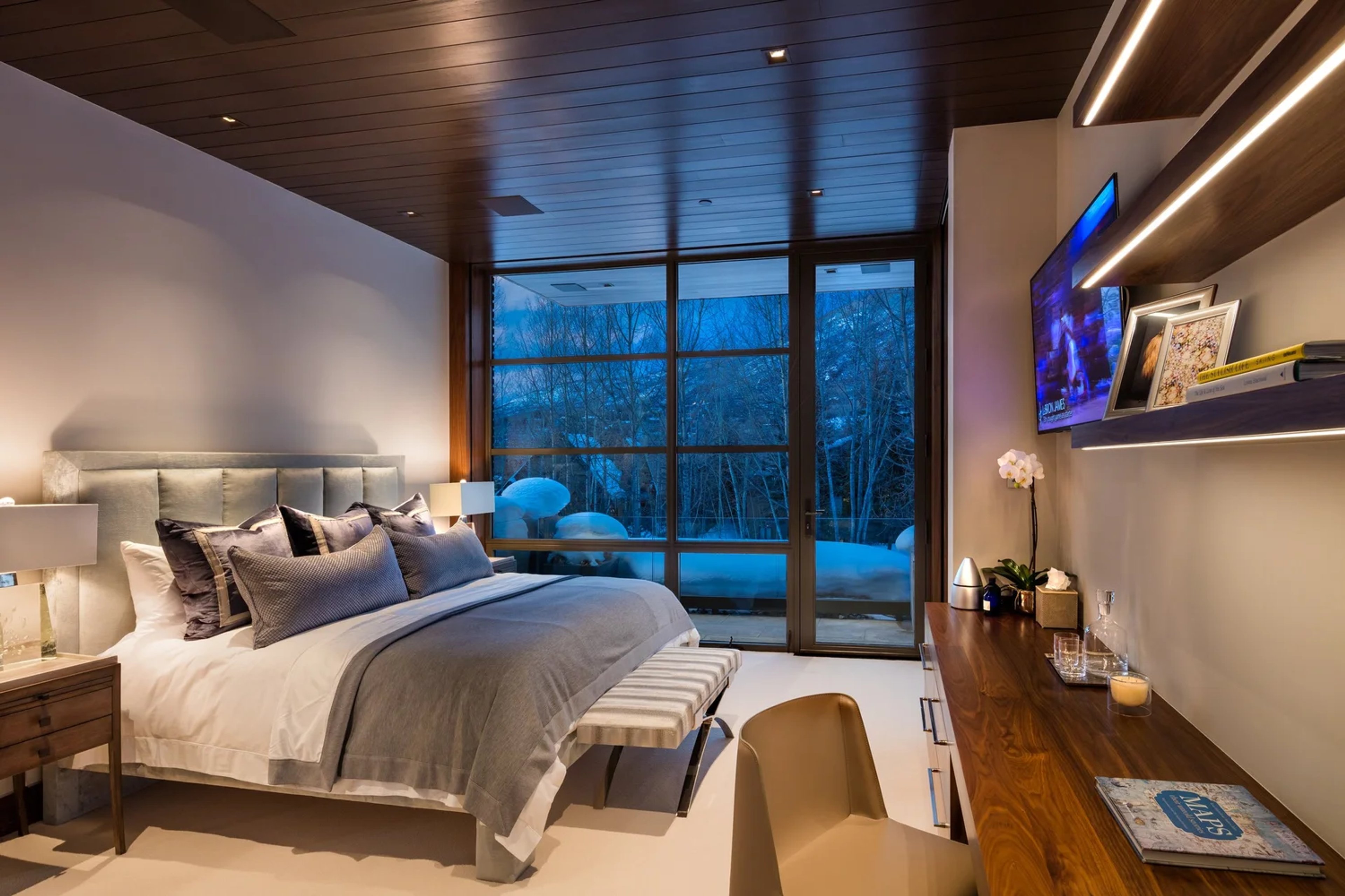 chic bedroom