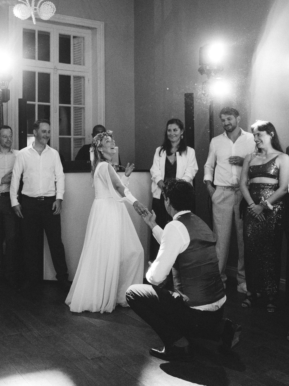 Scène de réception de mariage photographiée par Lezbroz