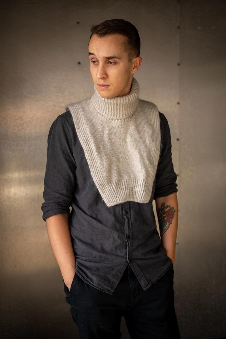 Mann i terrazzo neck