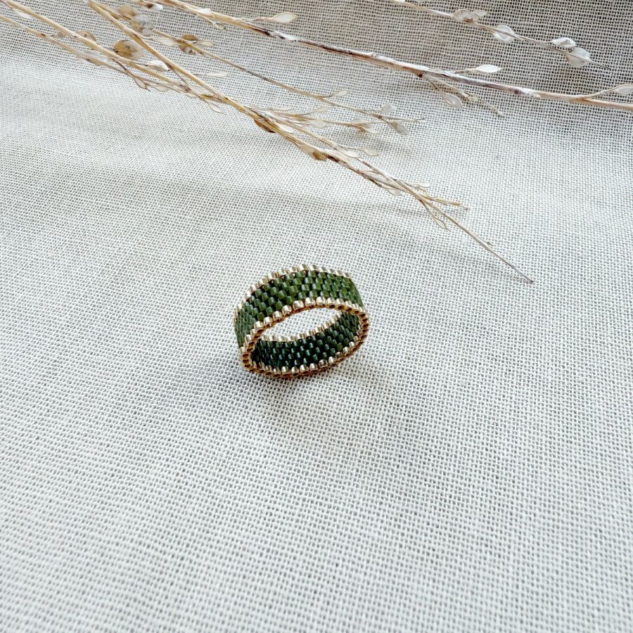 Cleo: Handmade glass bead ring