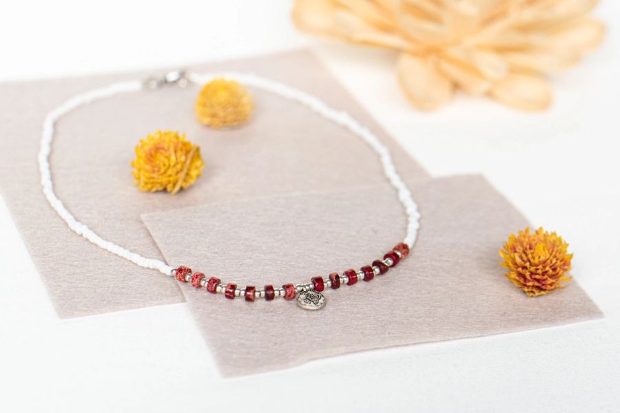Juna - Ketting: Collier en perles de verre fait main