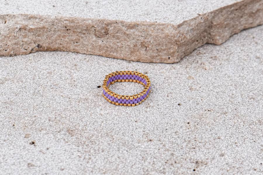 Lilac: Handgemaakte ring van glaskralen (1)