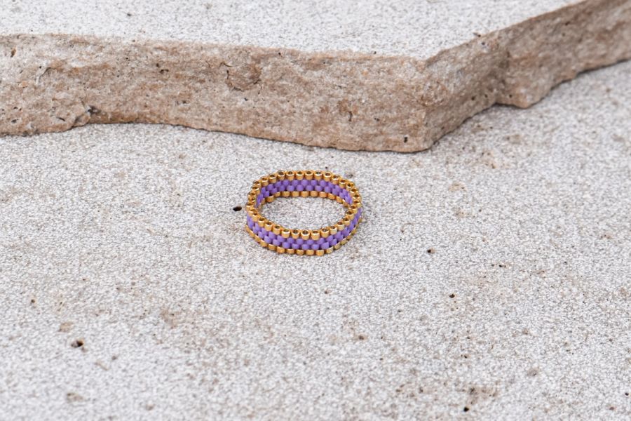 Lilac: Anello in perline di vetro fatto a mano