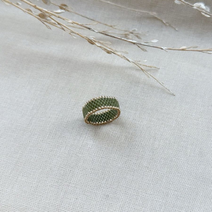Cleo: Handmade glass bead ring