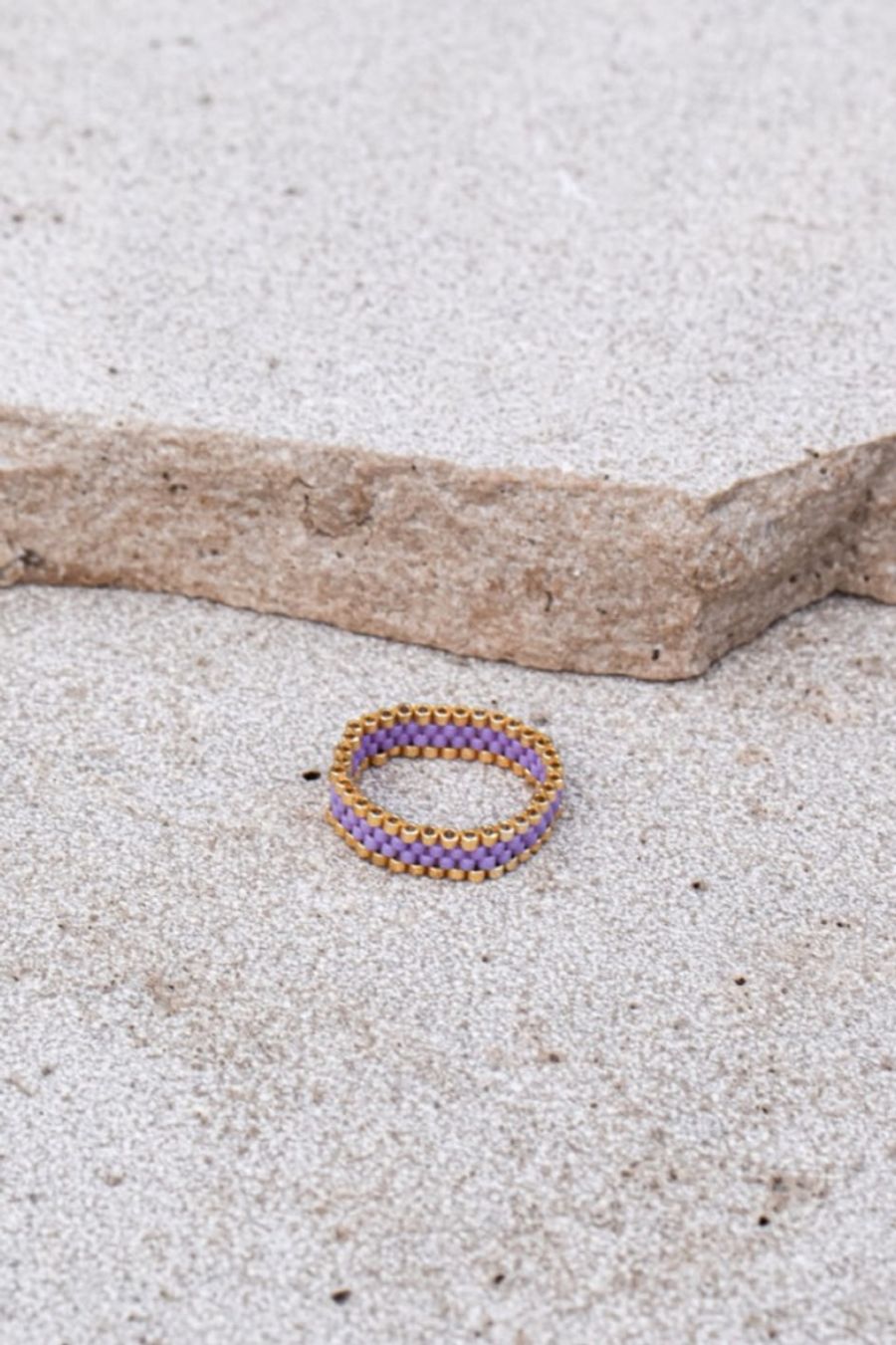 Lilac: Anello in perline di vetro fatto a mano