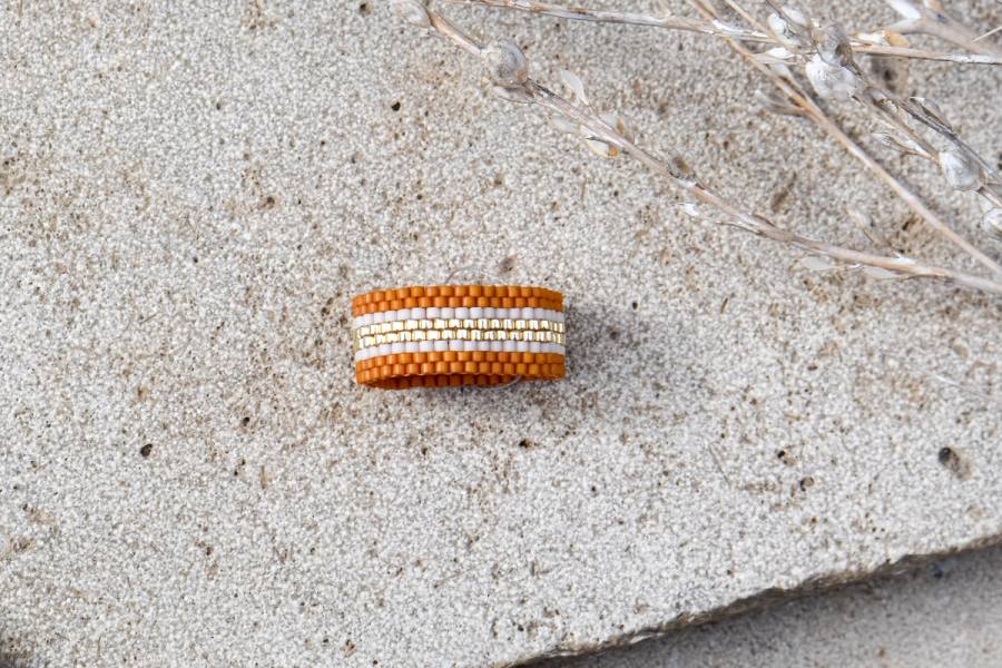 Orange: Anello in perline di vetro fatto a mano (1)