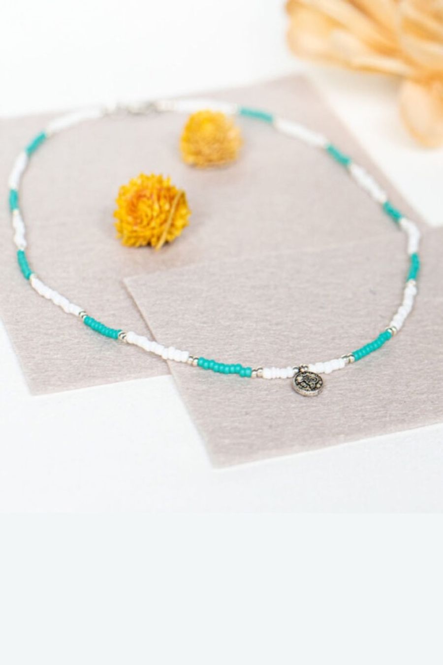 Lily - ketting: Handgemaakte ketting van glaskralen