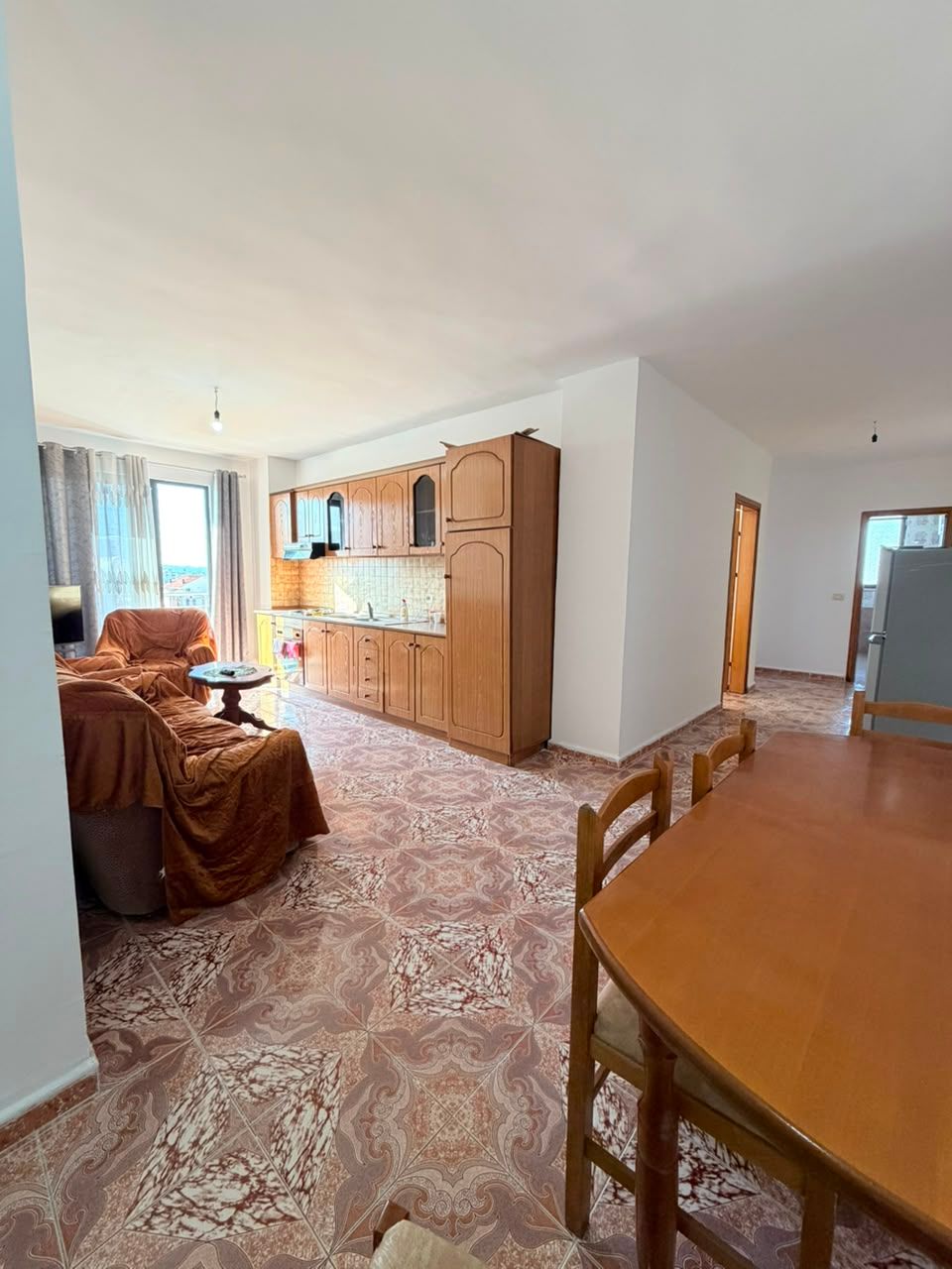 Shitet Apartament 2+1 | 2 Ballkone | Plazh, Durrës