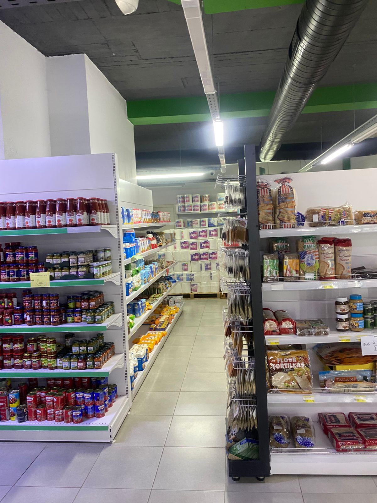 Działający supermarket, Kodra e Diellit, Tirana