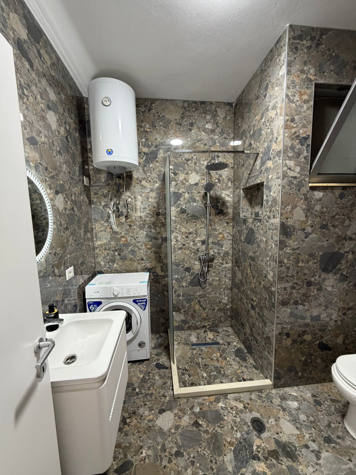 Shitet Apartament 2+1 me Pamje Deti | Shkëmbi i Kavajës, Durrës