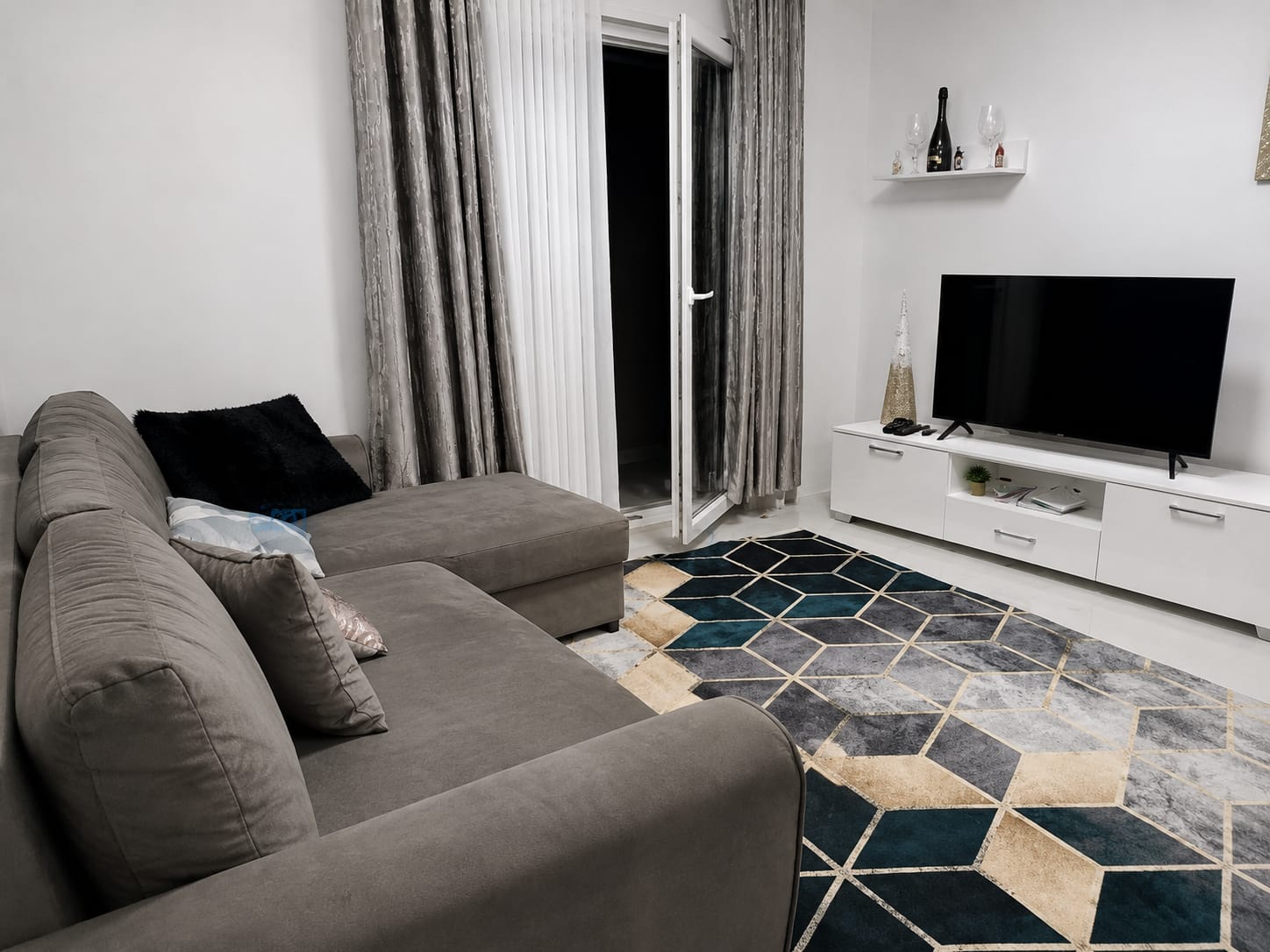 Shitet Apartament 1+1 | Golem, Durrës