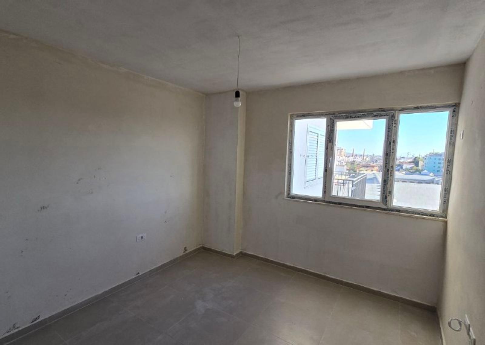 3+1 with 2 bathrooms, Kavajë, 115.3 m², Durres