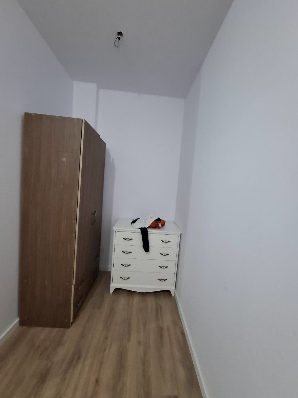 Shitet Apartament 1+1 | Pranë Shkollës "Bajram Curri", Plazh Durrës