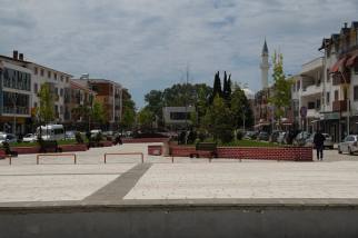 The central square of Shijak with the mosque behind, Albania — albinfo