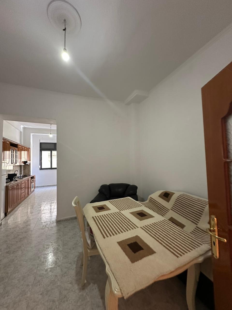 Shitet Apartament 2+1 | Muzeumi, Durrës