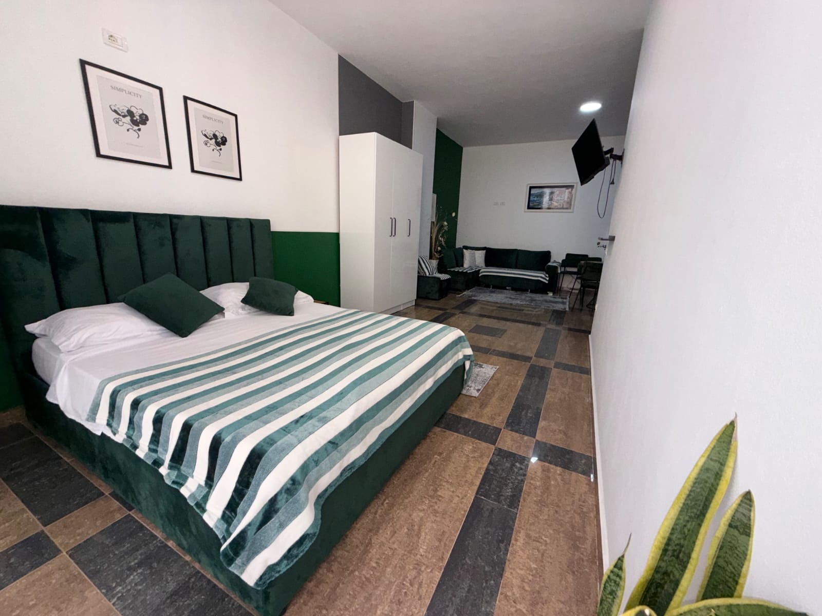 Monolocale con ingresso privato indipendente, Plazh Hekurudha