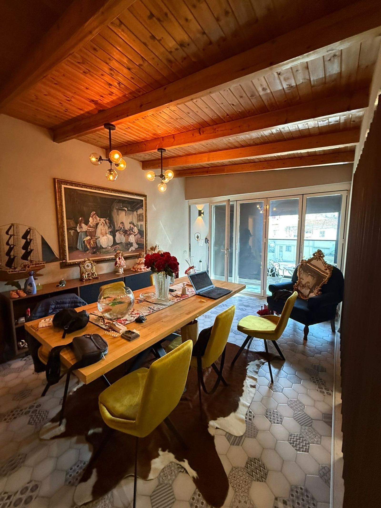 Wohnung 5+1 zum Kauf in Stadtzentrum, Durrës, 220 m² — Foto 2 von 17