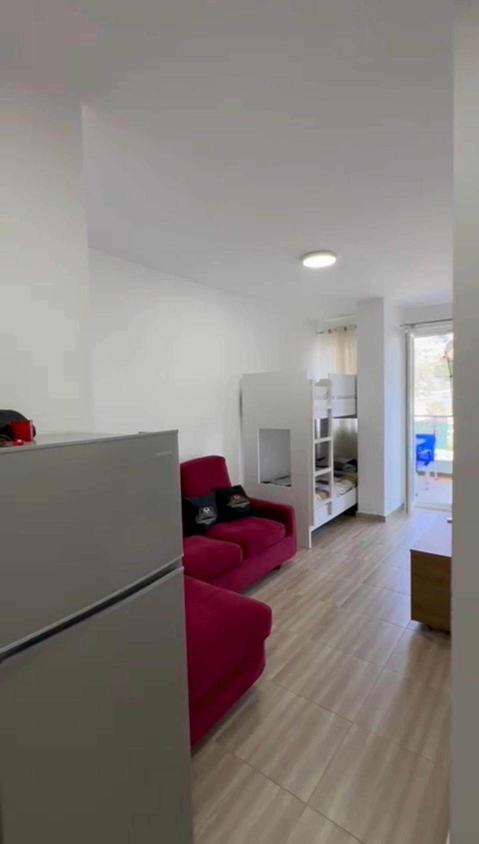 Bilocale 1+1 con balcone, Shëngjin, 58 m²