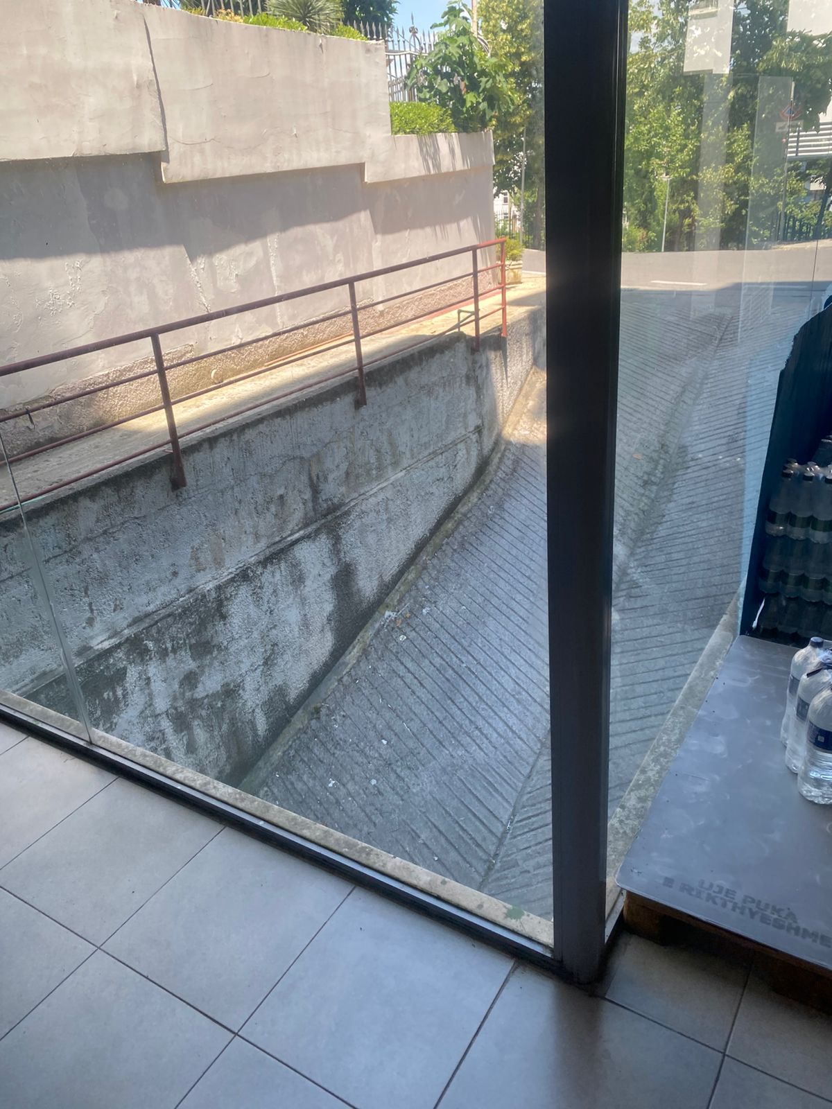 Działający supermarket, Kodra e Diellit, Tirana
