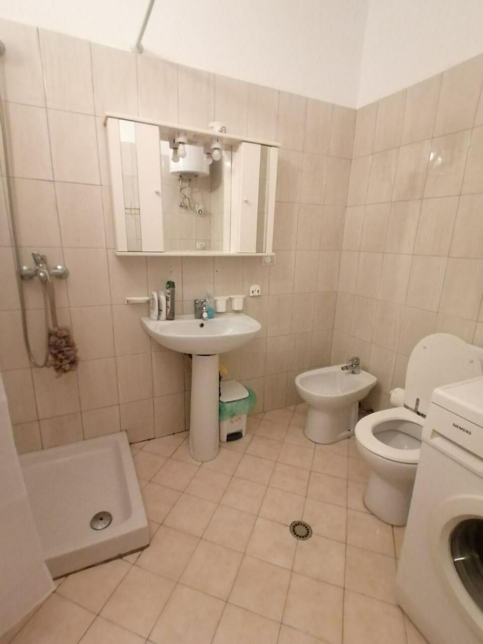Apartament i madh 3+1 me dy banja