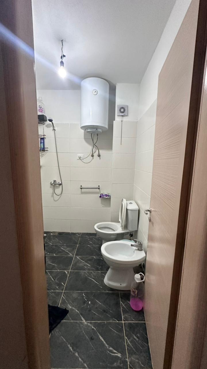 Shitet Apartament 2+1 + 2 Tualete + Verandë | Lagjja 18, Durrës