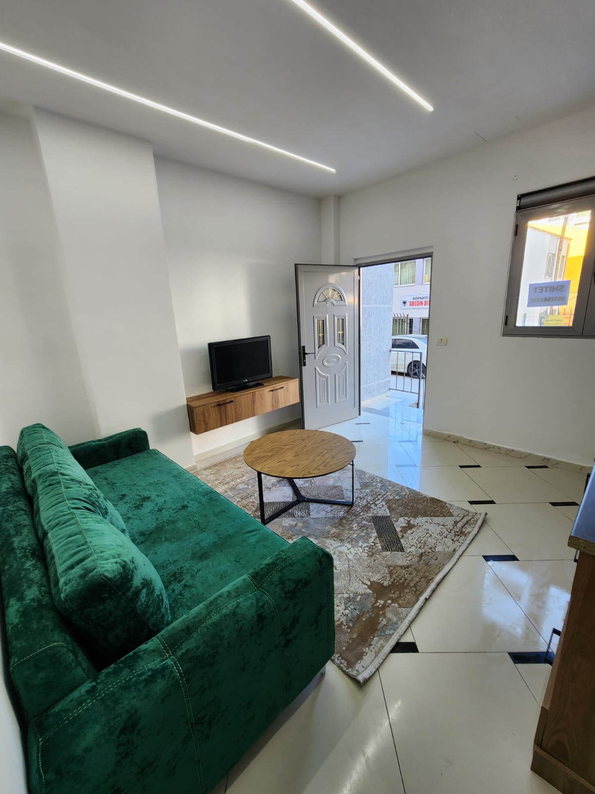 Shitet Apartament 1+1 | Pranë Shkollës "Bajram Curri", Plazh, Durrës.