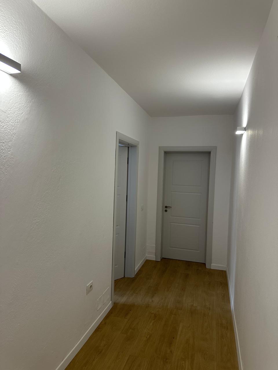 Shitet Apartament 3+1 | Tek Markata, Durrës