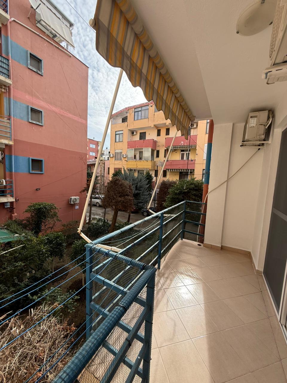 Shitet Apartament 1+1 me Ballkon | Golem, Durrës