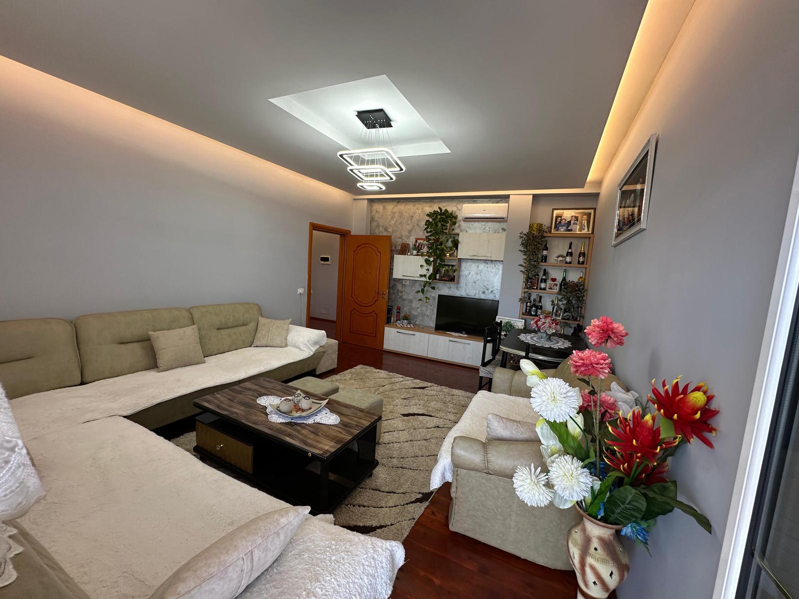 Villa zum Kauf in Stadtzentrum, Durrës, 296 m² — Foto 3 von 10