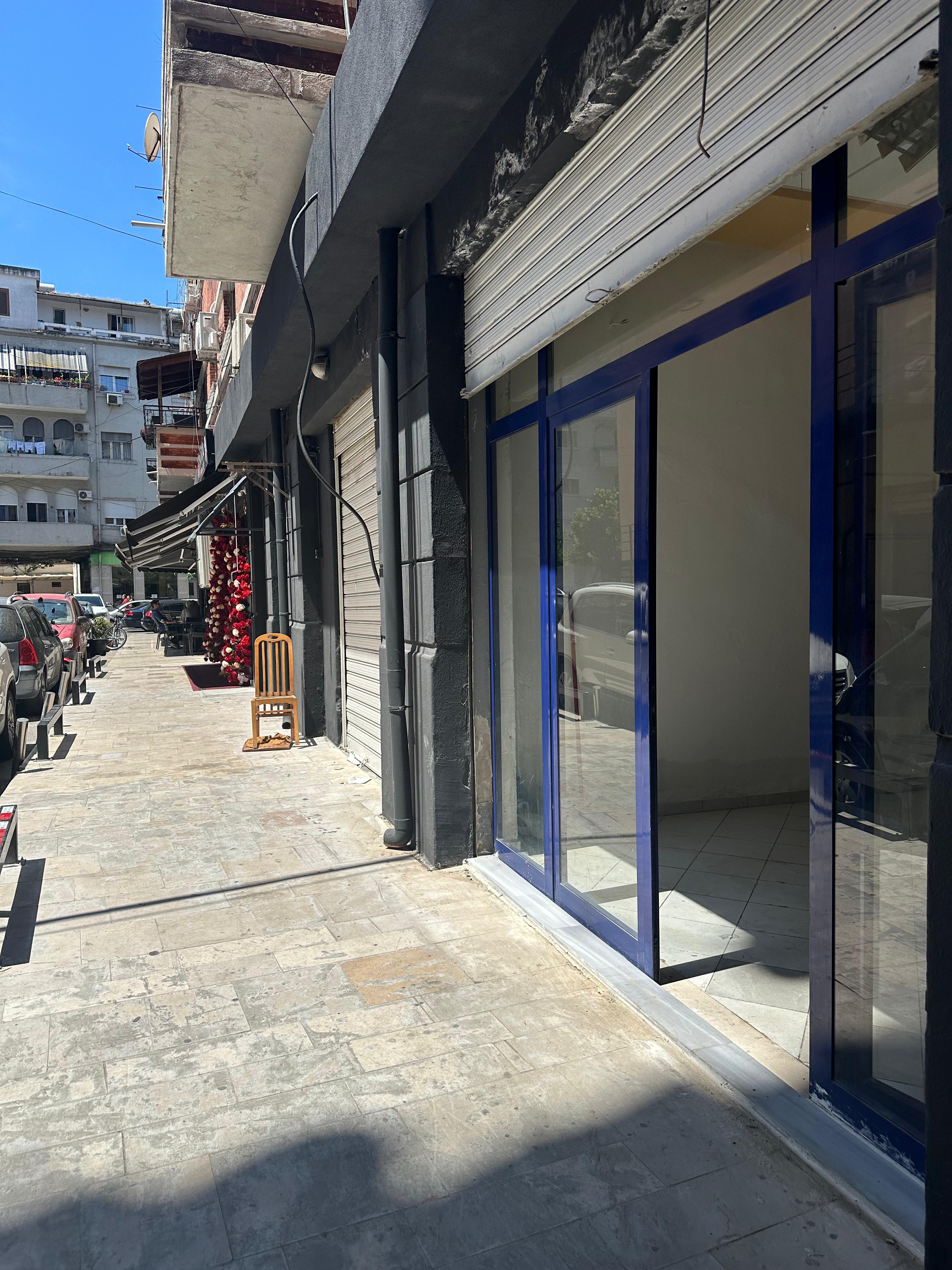 Shitet Ambient Biznesi | Pranë Blue Star, Durrës