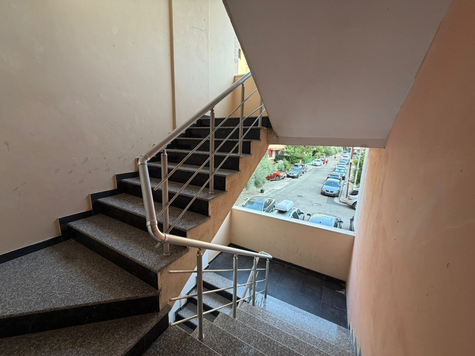 Shitet Apartament 1+1 | Shkëmbi i Kavajës, Durrës