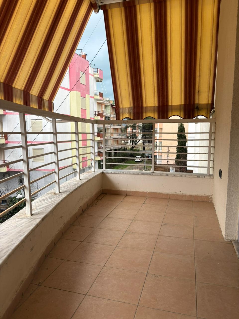 Shitet Apartament 2+1 | Pishat e Buta, Golem, Durrës