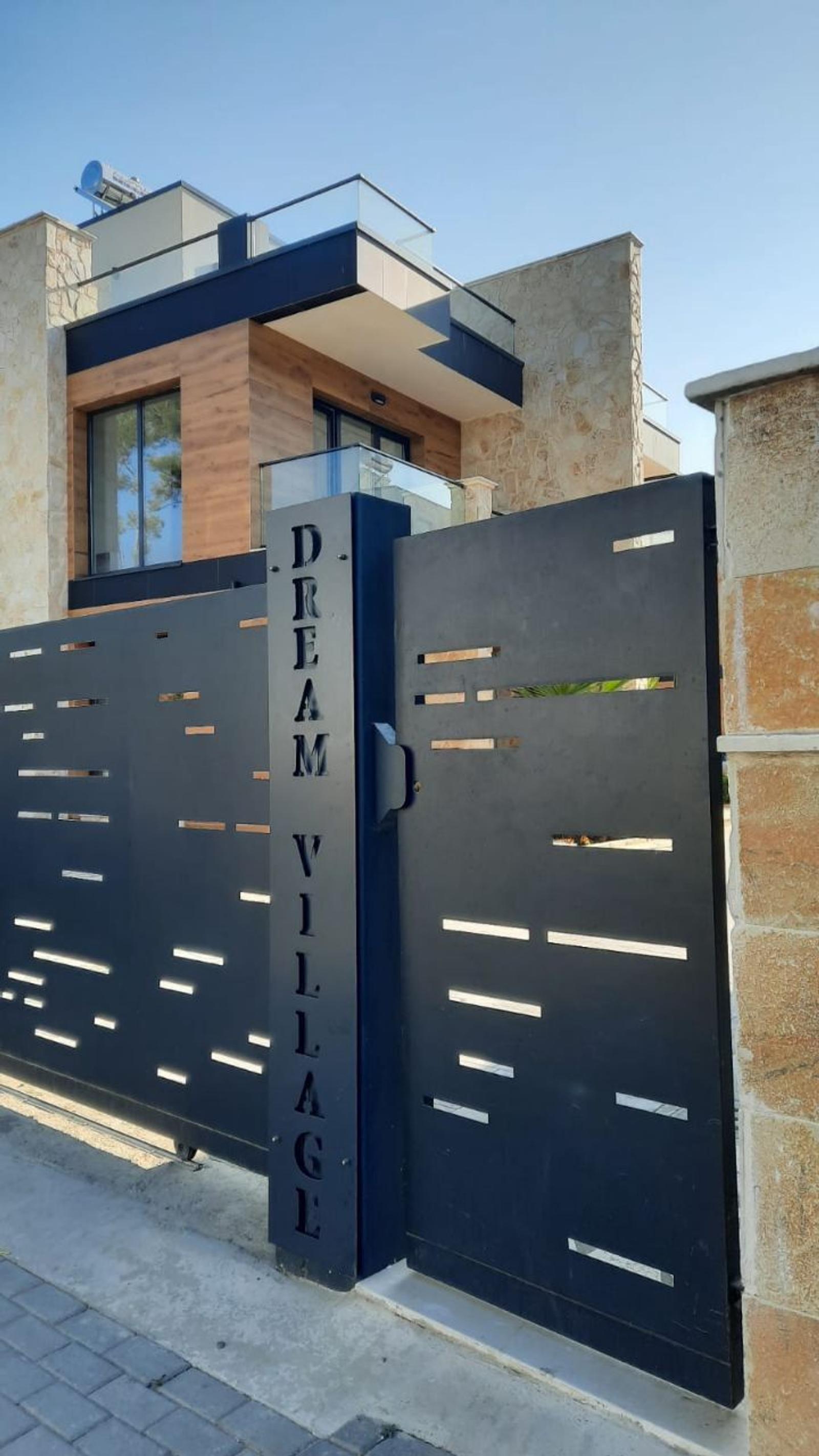 Villetta a schiera 2+1 con terrazza, Golem, 150 m² + 60 m² di terrazza, Durazzo