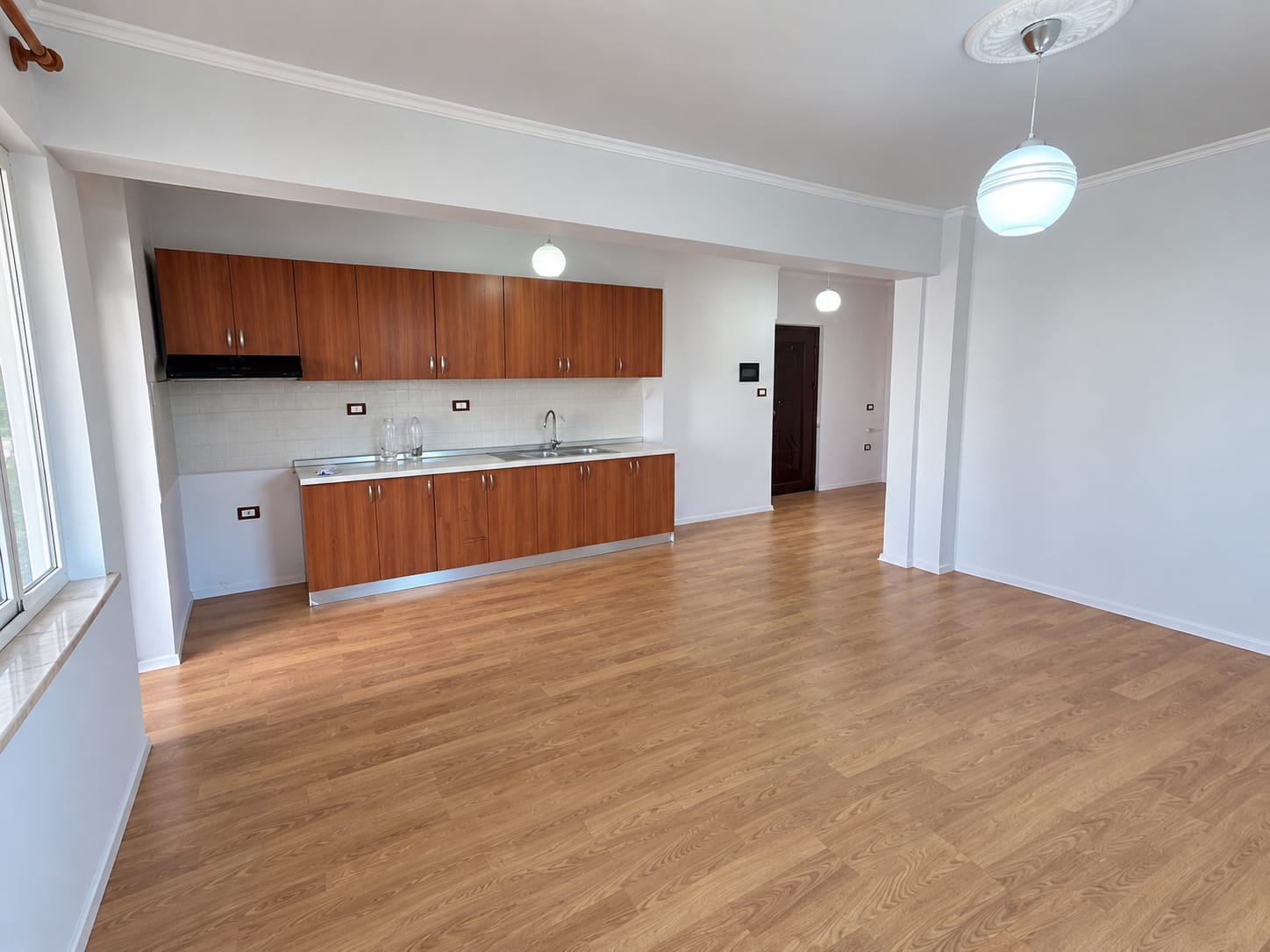 Appartamento 2+1 con balcone vicino all'ospedale, Durazzo