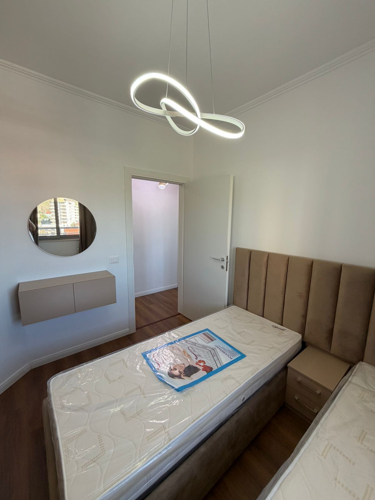 Shitet Apartament 2+1 me Pamje Deti | Shkëmbi i Kavajës, Durrës