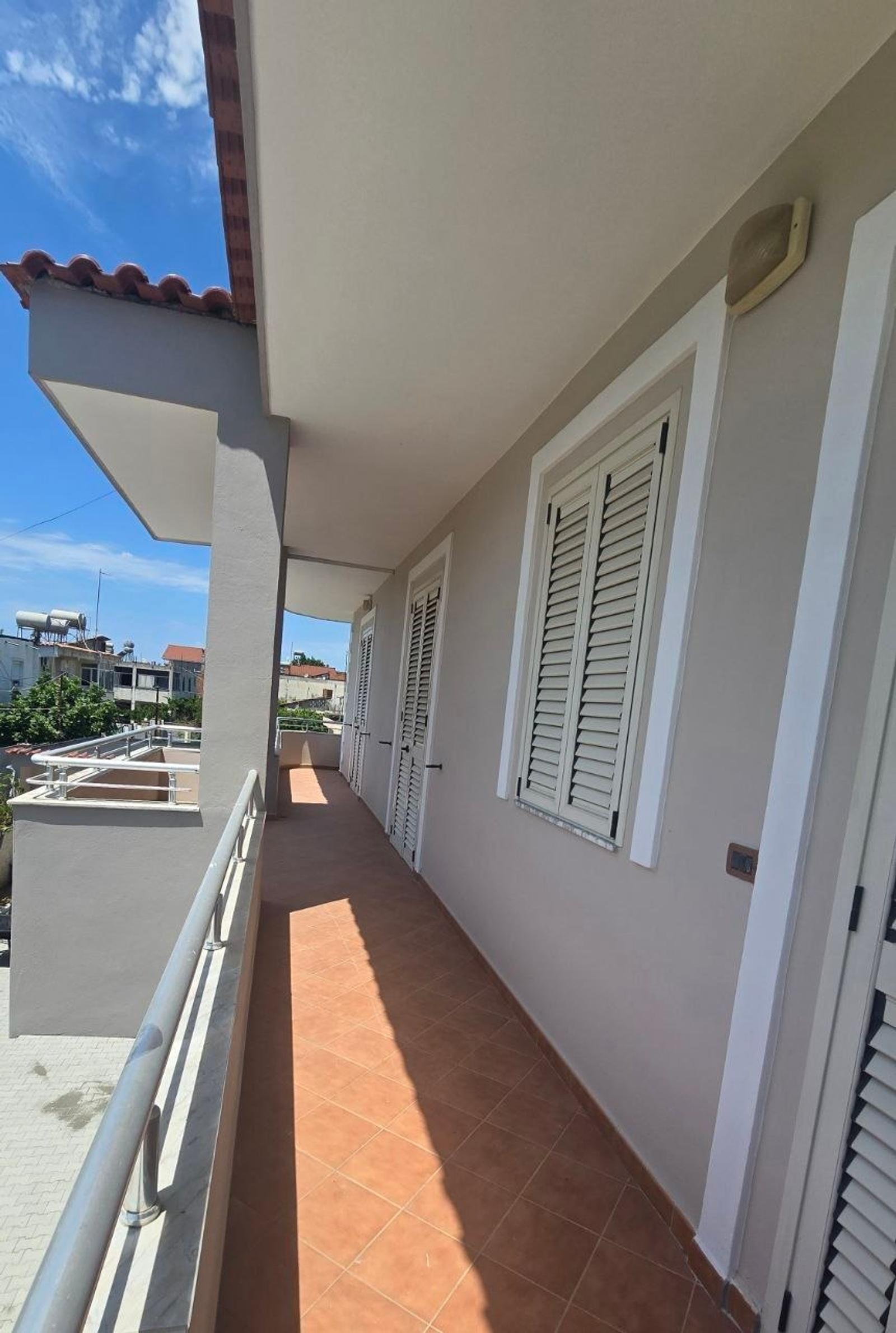 Villa zum Kauf in Plazh, Durrës, 390 m² — Foto 2 von 19