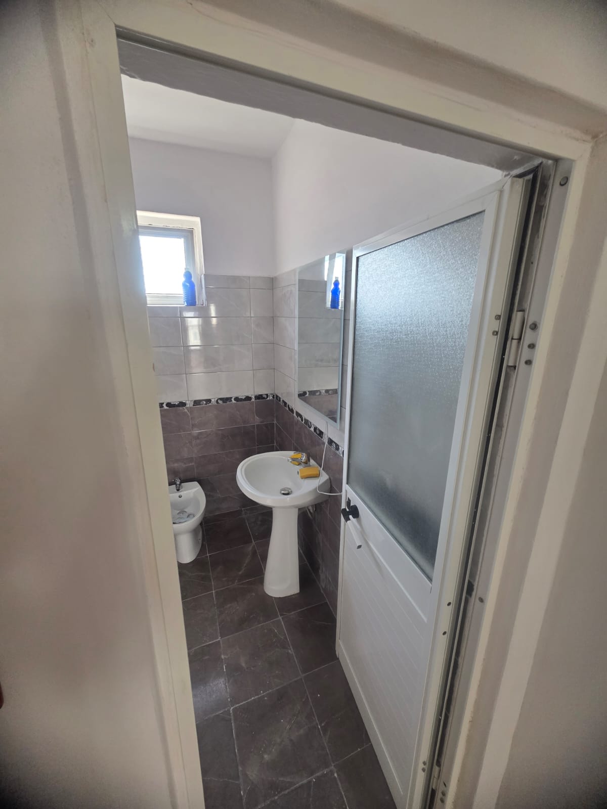 Appartamento 2+1 con balcone vicino all'ospedale, Durazzo