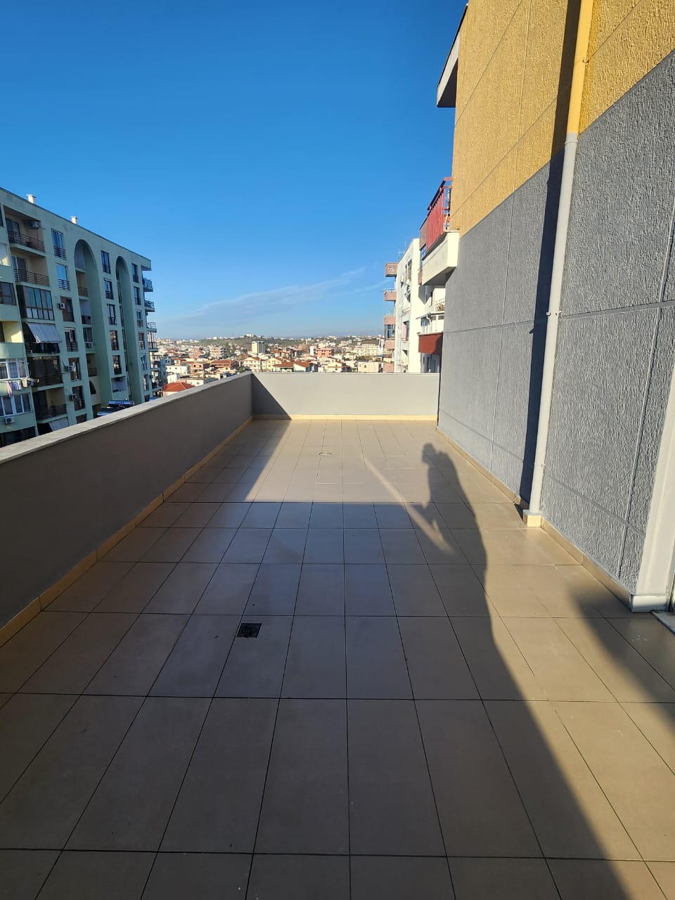 Shitet Apartament 1+1 me Verandë | Plazh Hekurudha, Durrës