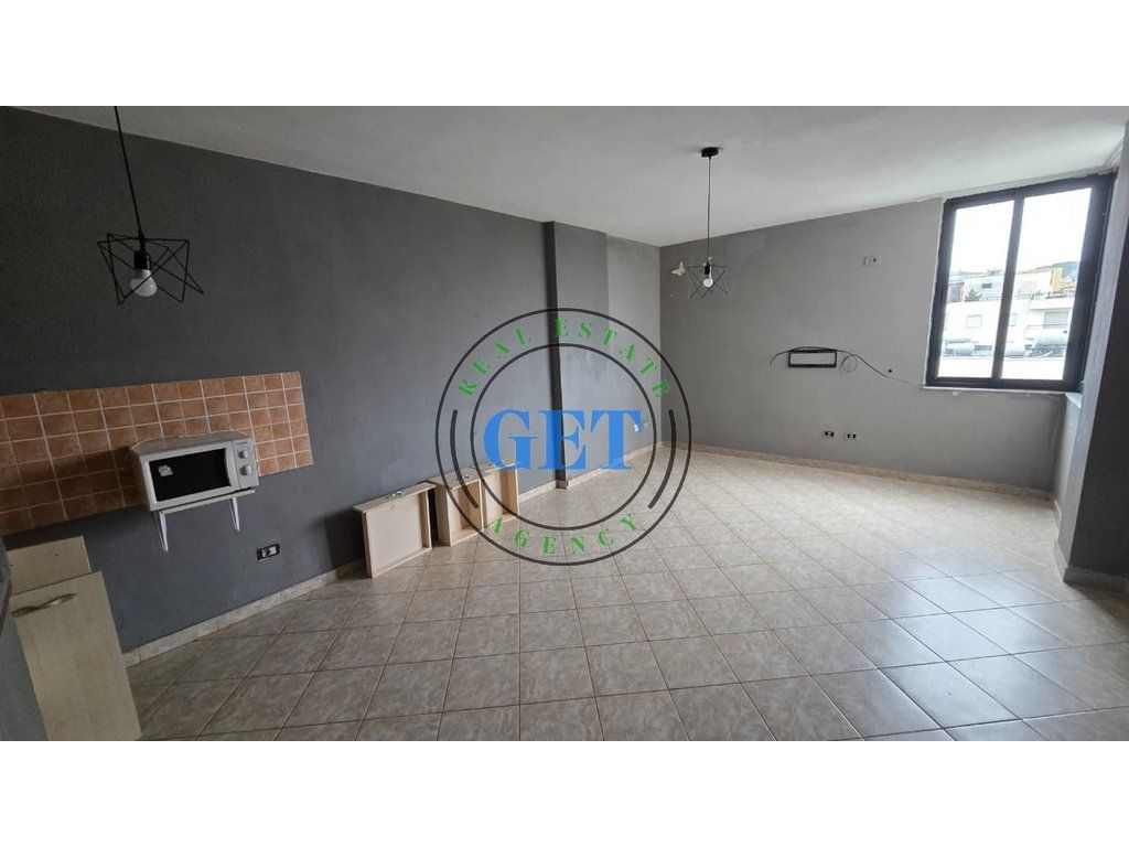Shitet Apartament 2+1 | Lagjja 18, Durrës