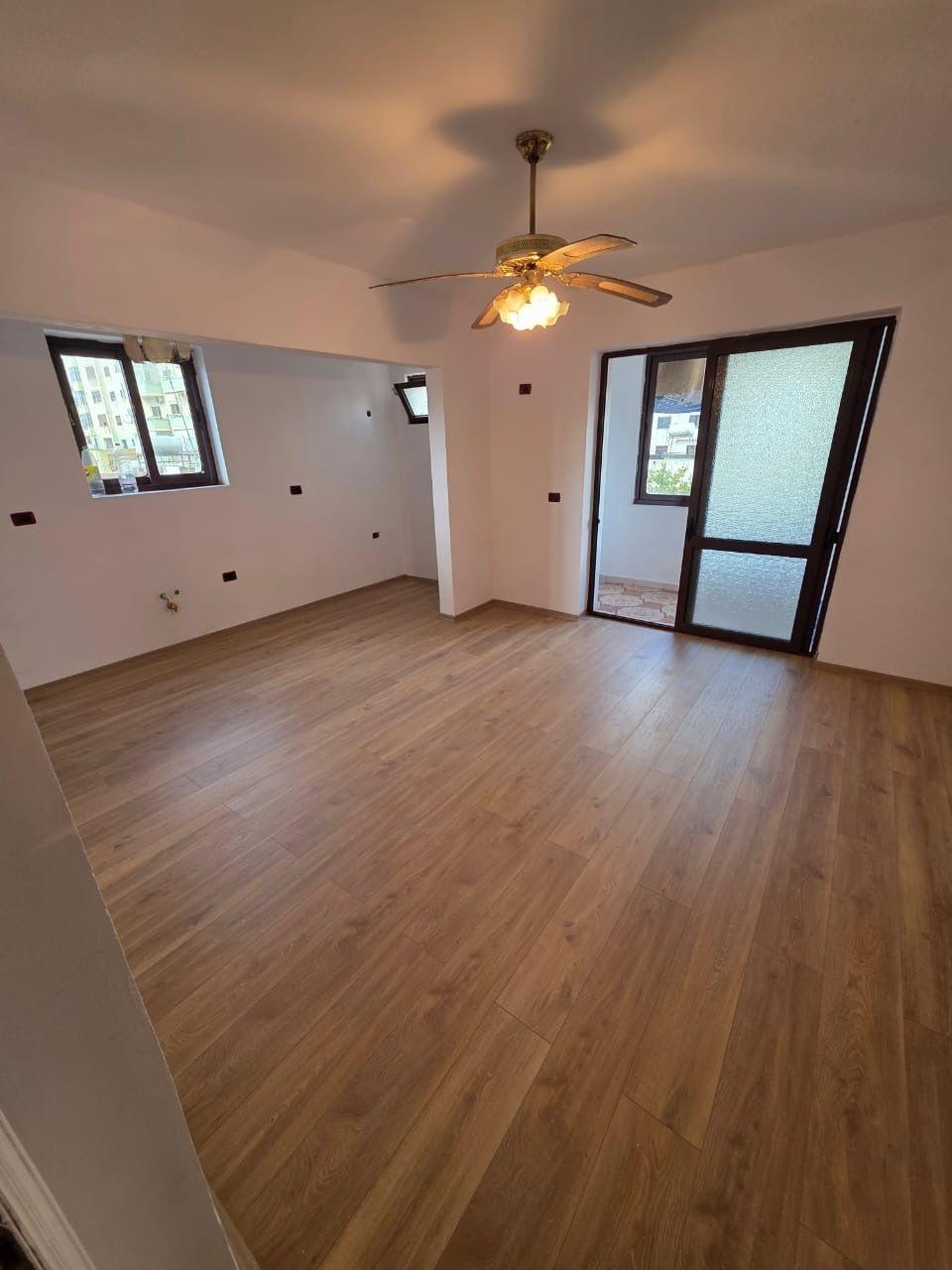 2+1 with two balconies, Centre, 85 m², City Center, Durres