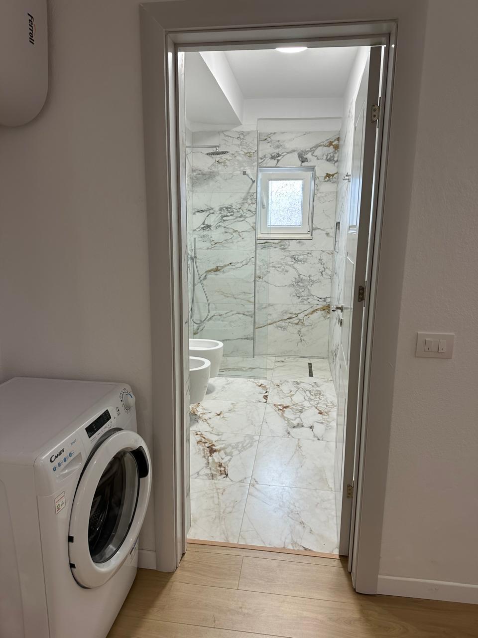 Shitet Apartament 3+1 | Tek Markata, Durrës