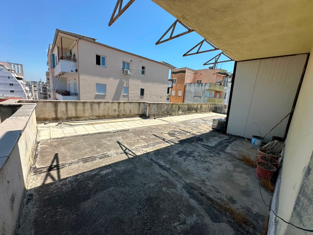 Shitet Papafingo | Ish Rajoni, Durrës