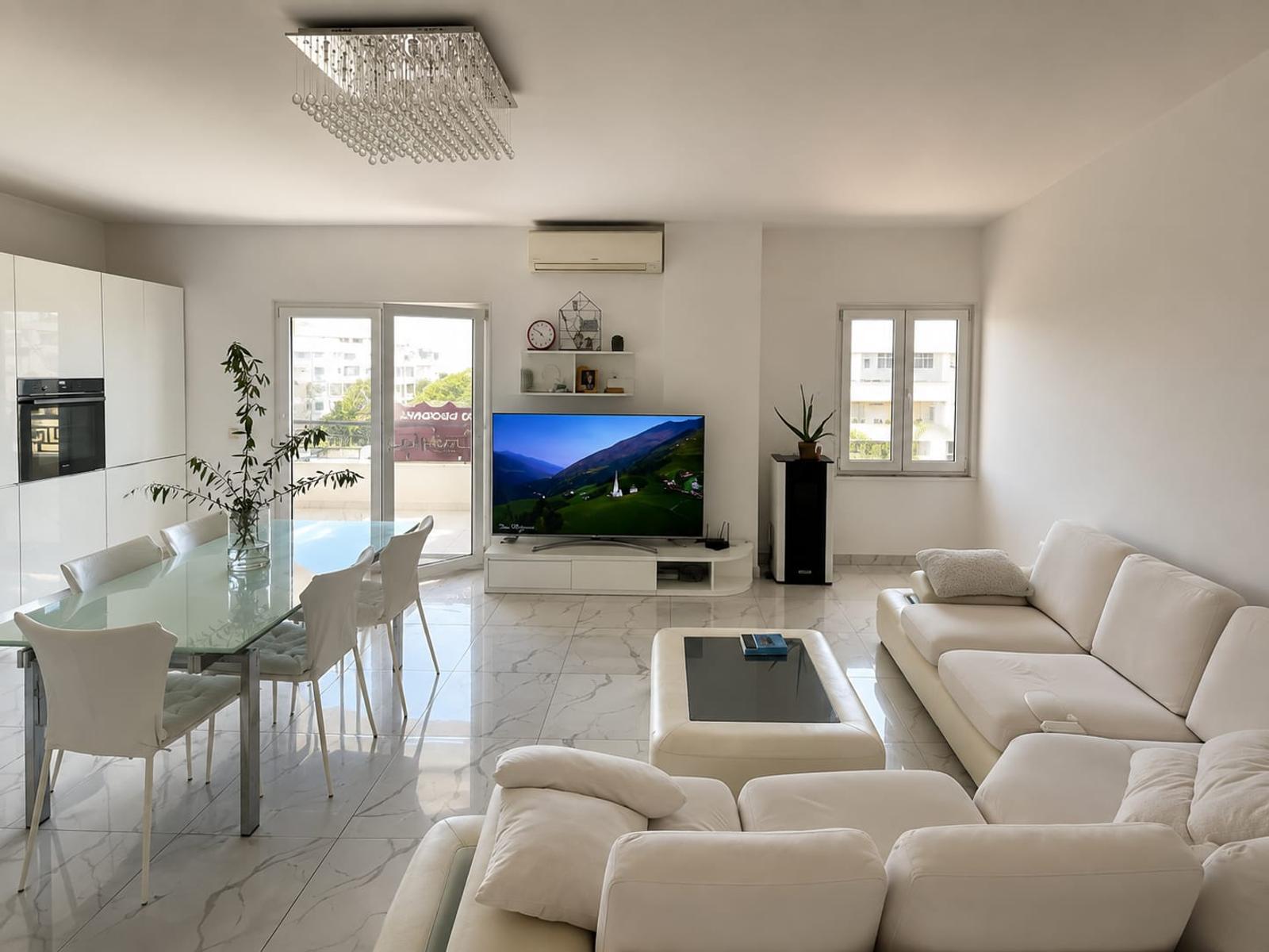 Wohnung 3+1 zum Kauf in Shkëmbi, Durrës, 150 m², nah am Meer — Foto 1 von 11