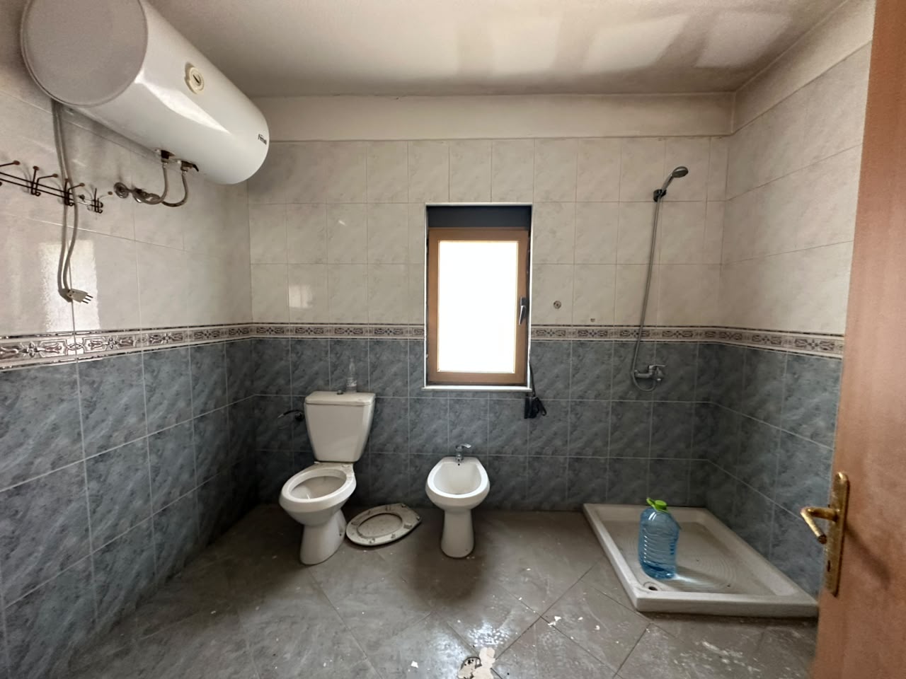 Shitet Papafingo | Ish Rajoni, Durrës