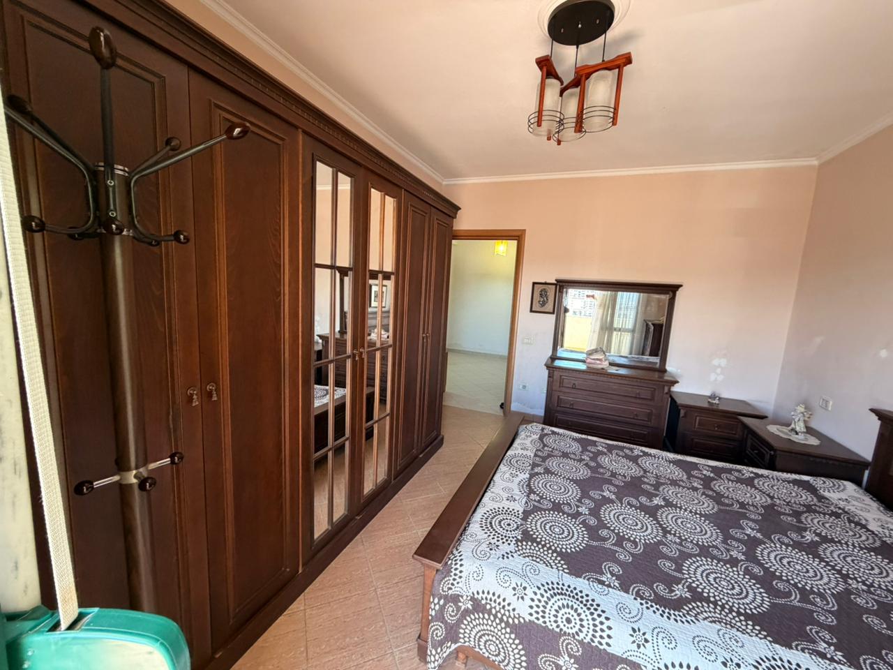 Shitet Apartament 3+1+2 | Tregu i Vogël, Durrës