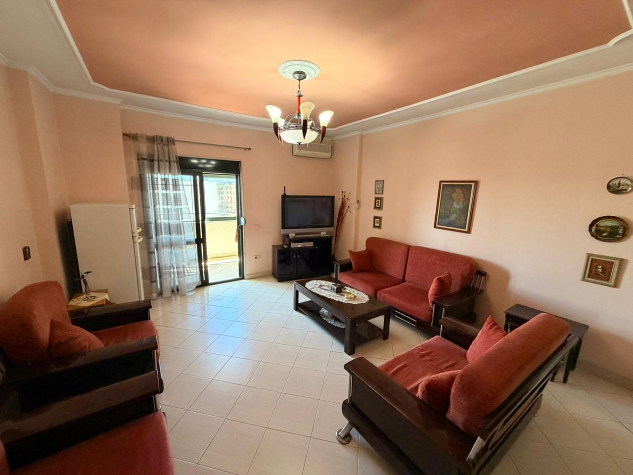 Shitet Apartament 3+1+2 | Tregu i Vogël, Durrës