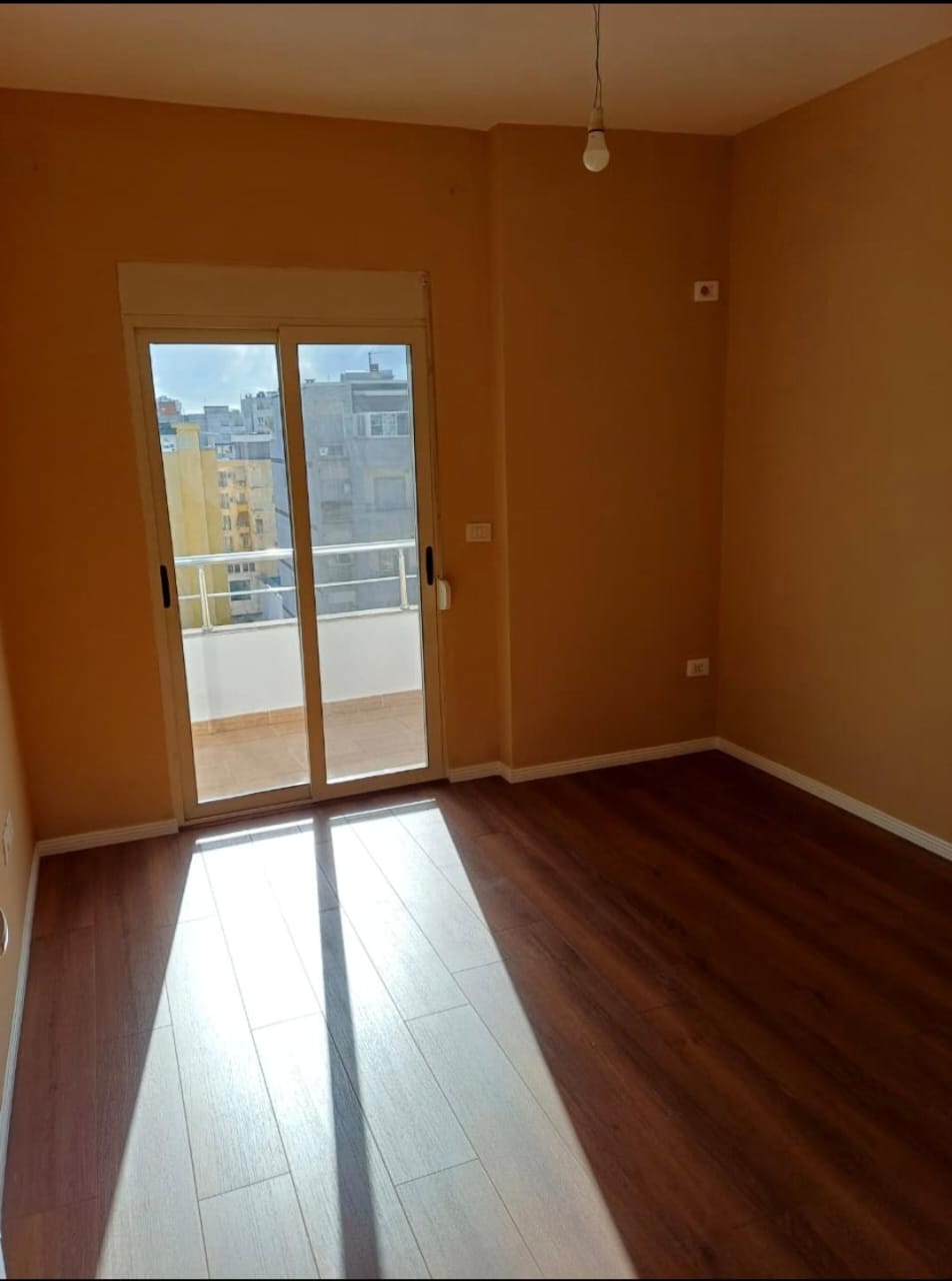 Shitet Apartament 2+1 + 3 Ballkone | Drejtoria e Policisë, Durrës